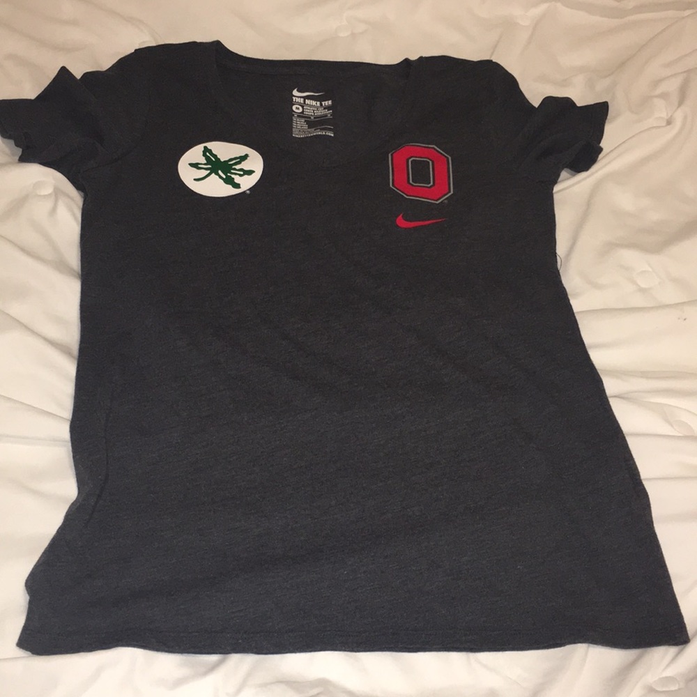 athletic tee
